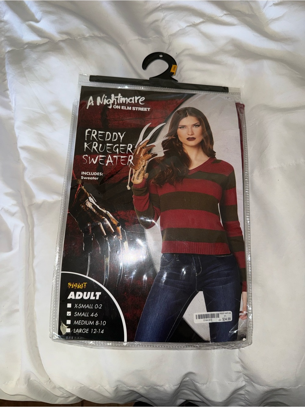 Freddy Krueger sweater and hat bundle
Adult Small